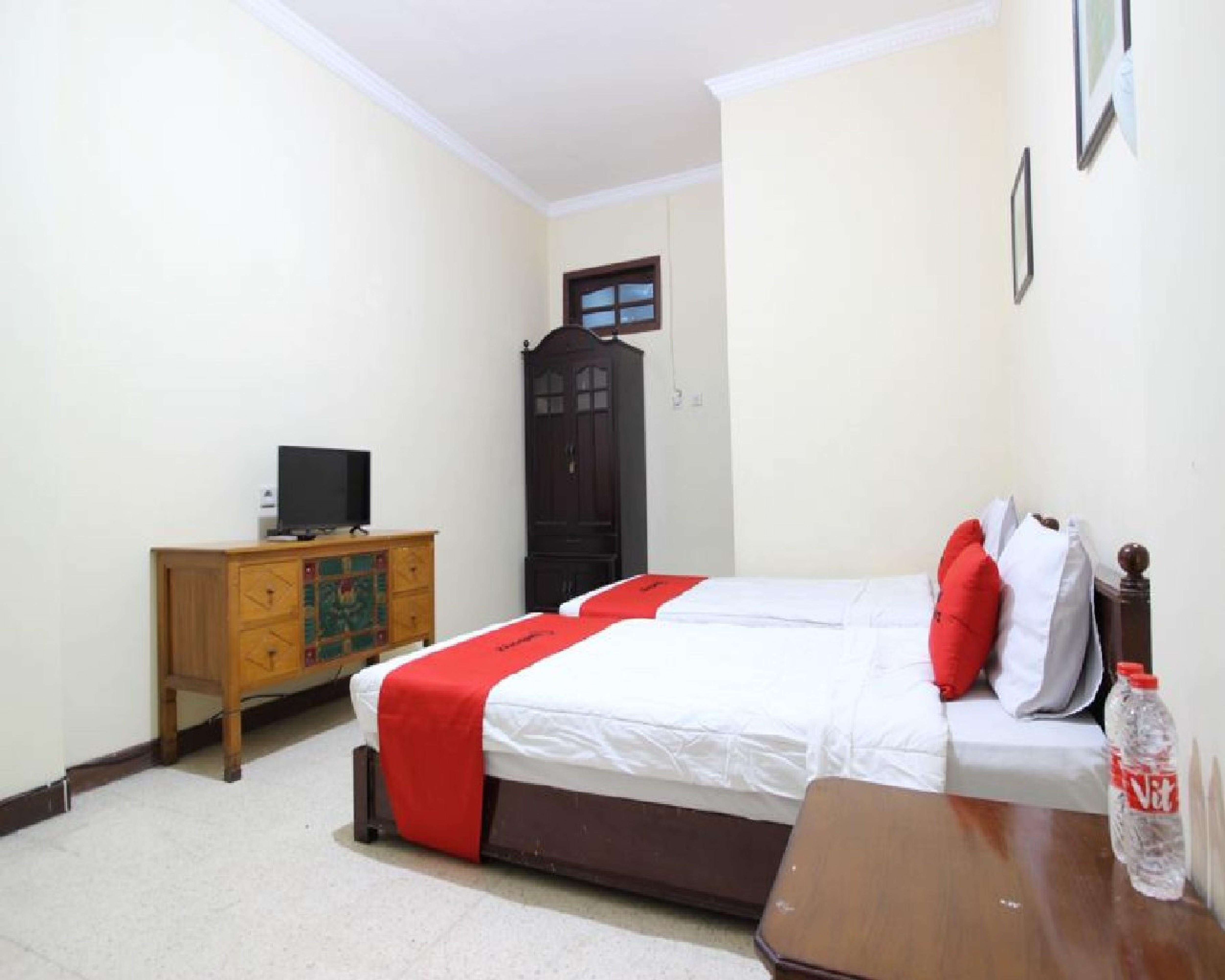 Reddoorz @ Mantrijeron 2 Hotel Yogyakarta Eksteriør billede