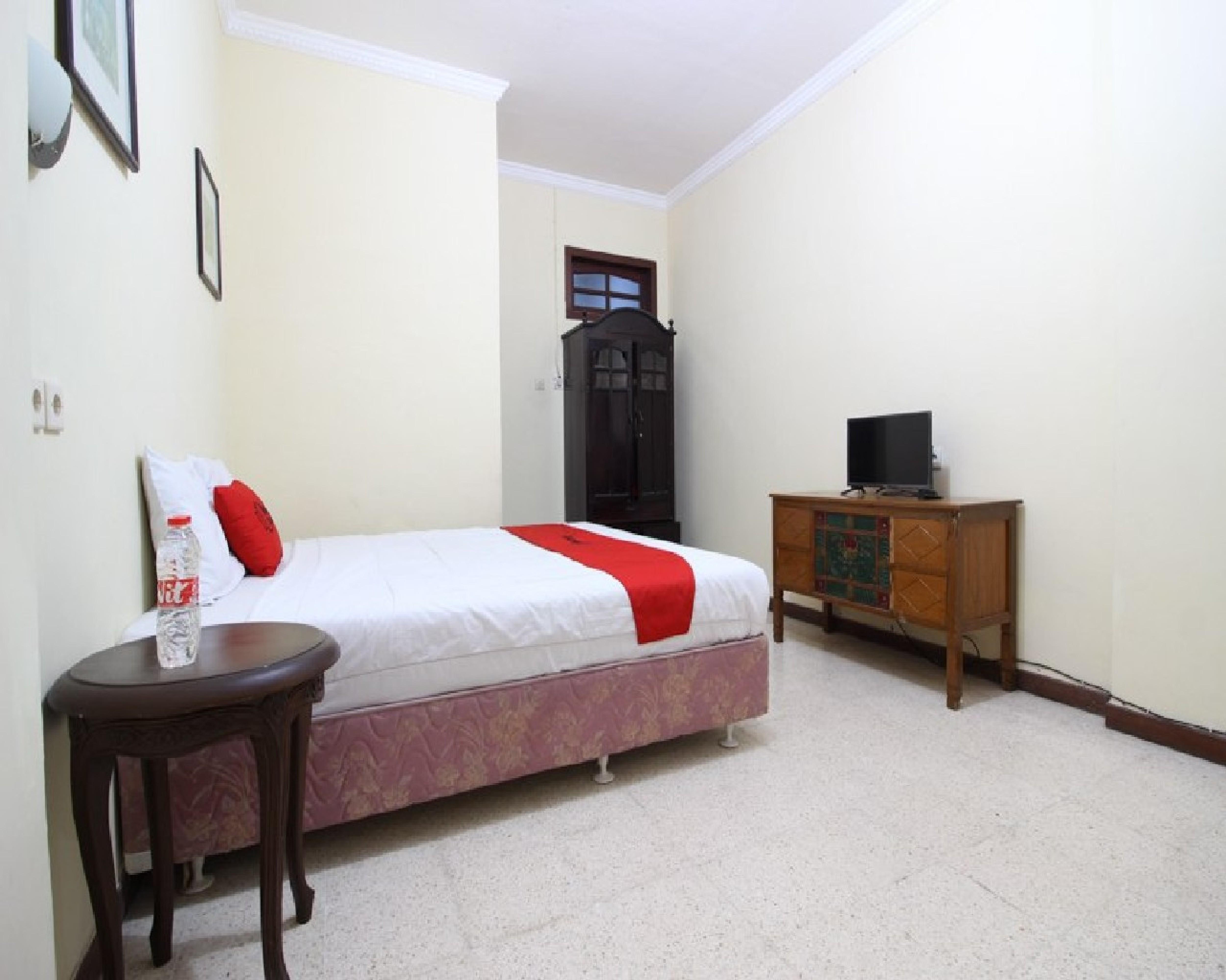 Reddoorz @ Mantrijeron 2 Hotel Yogyakarta Eksteriør billede