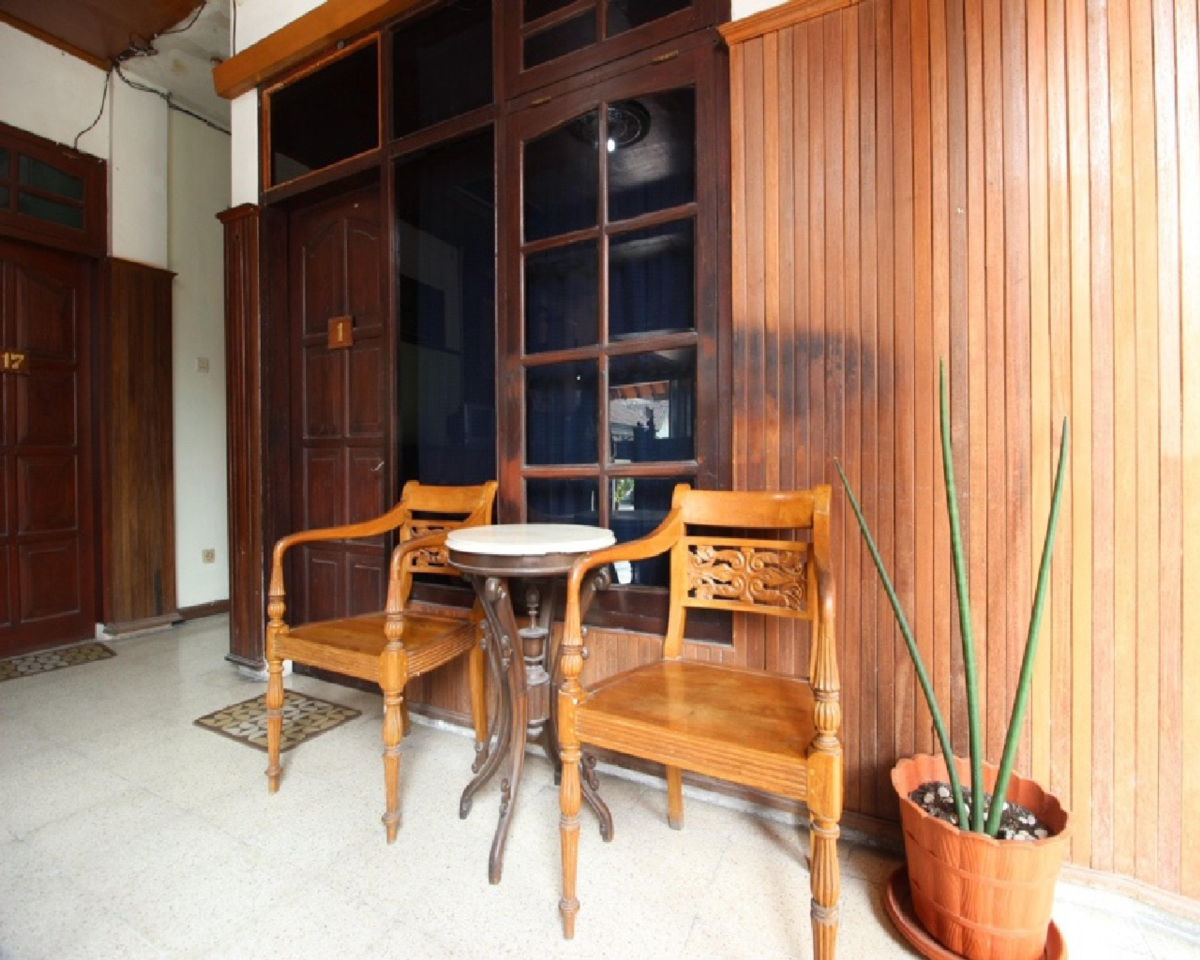 Reddoorz @ Mantrijeron 2 Hotel Yogyakarta Eksteriør billede