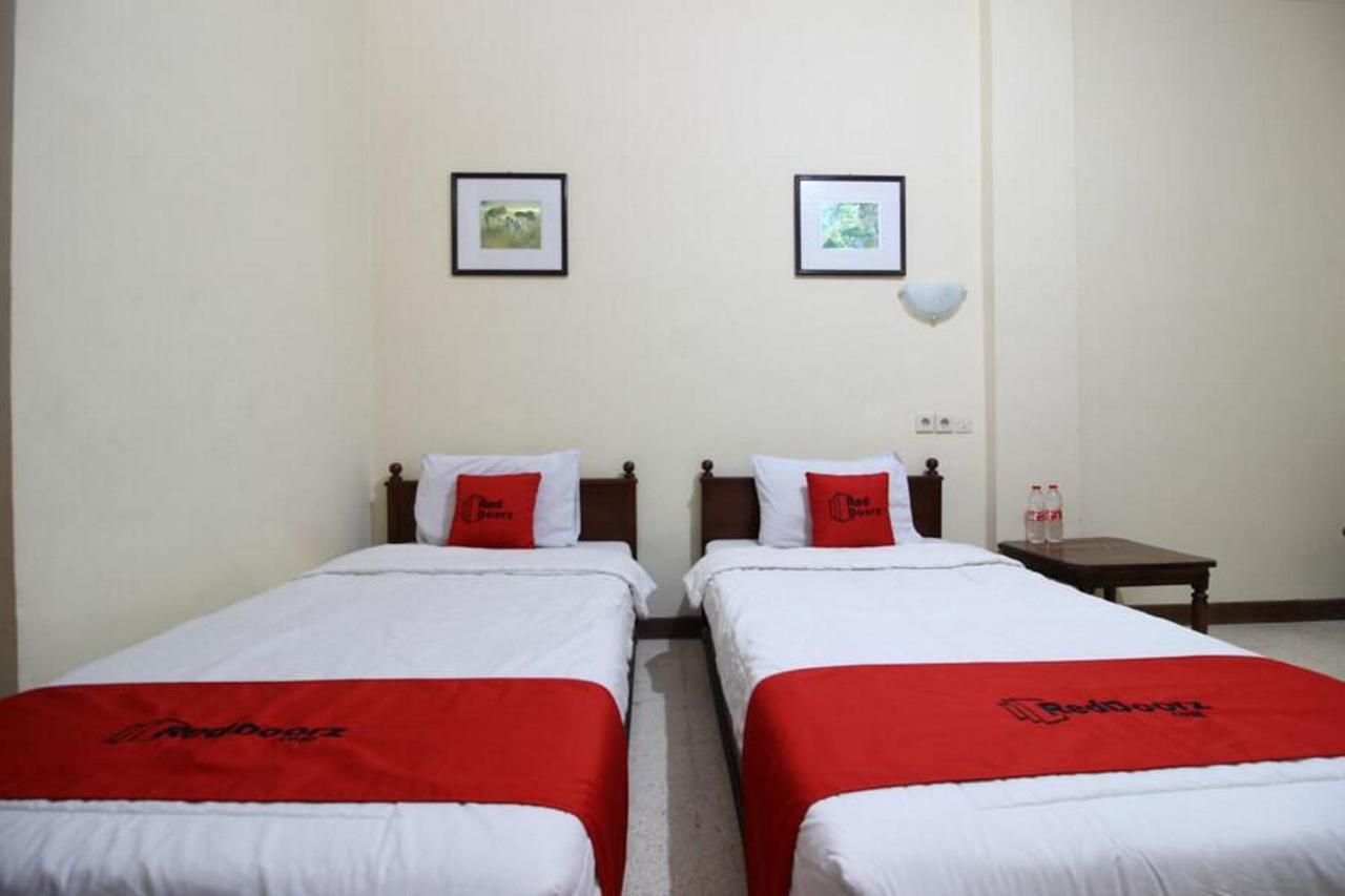 Reddoorz @ Mantrijeron 2 Hotel Yogyakarta Eksteriør billede