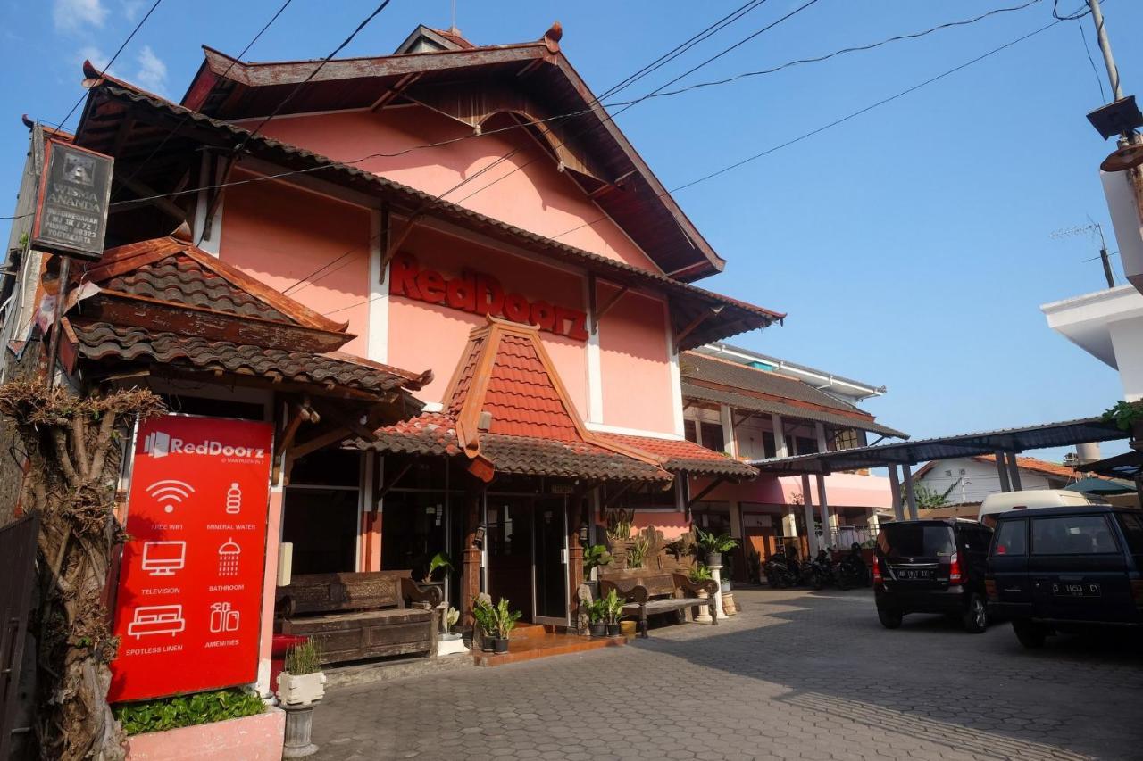 Reddoorz @ Mantrijeron 2 Hotel Yogyakarta Eksteriør billede