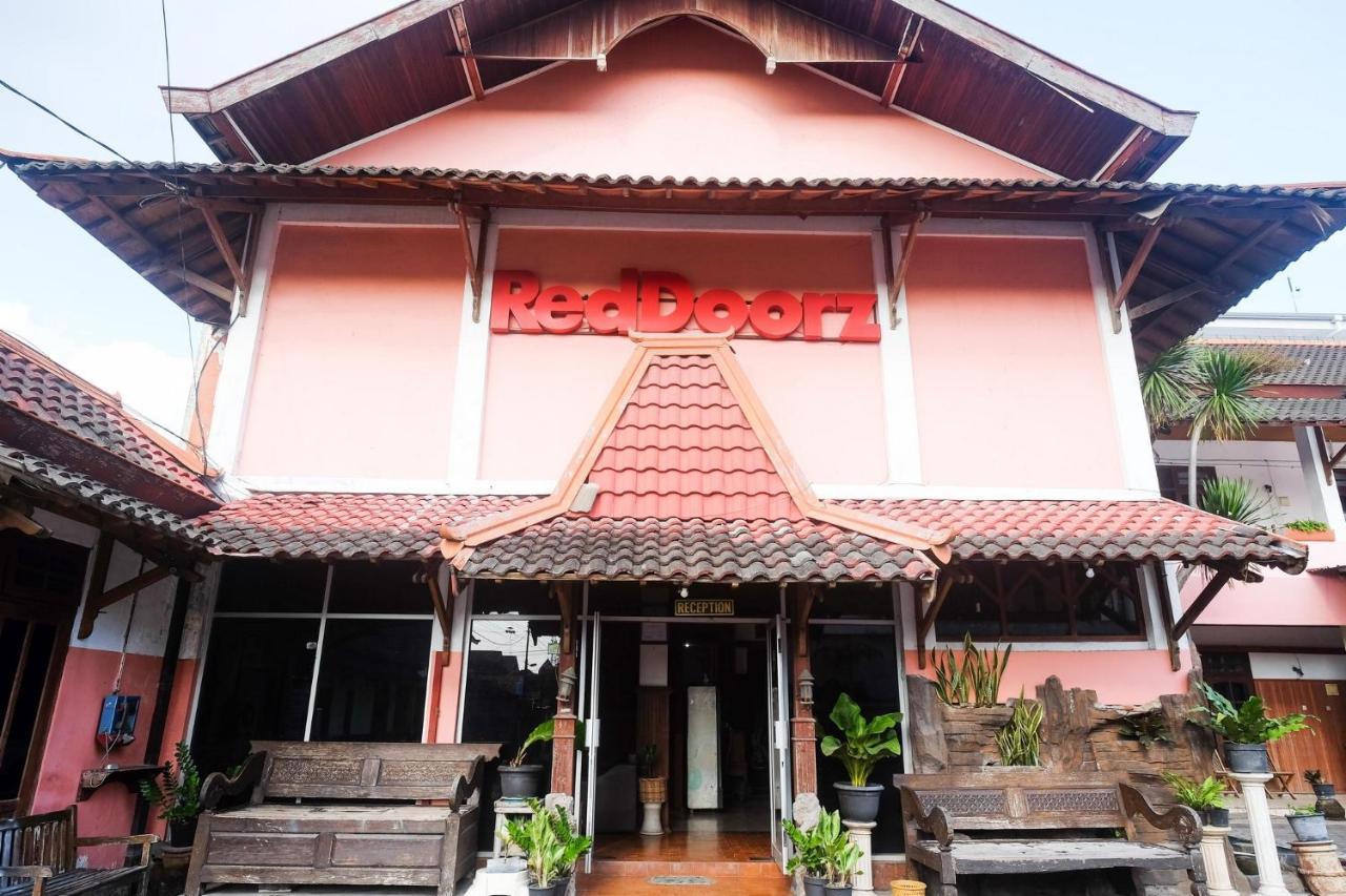 Reddoorz @ Mantrijeron 2 Hotel Yogyakarta Eksteriør billede