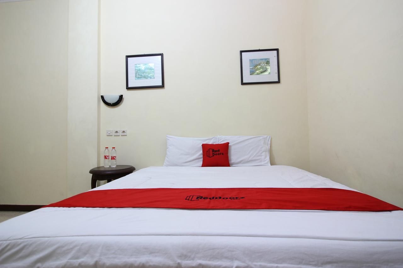 Reddoorz @ Mantrijeron 2 Hotel Yogyakarta Eksteriør billede