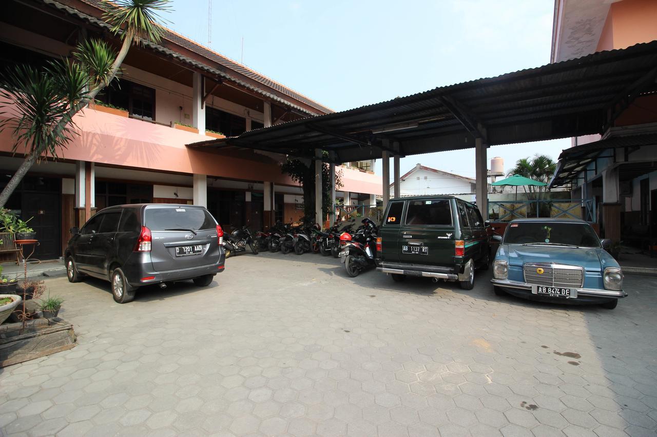 Reddoorz @ Mantrijeron 2 Hotel Yogyakarta Eksteriør billede